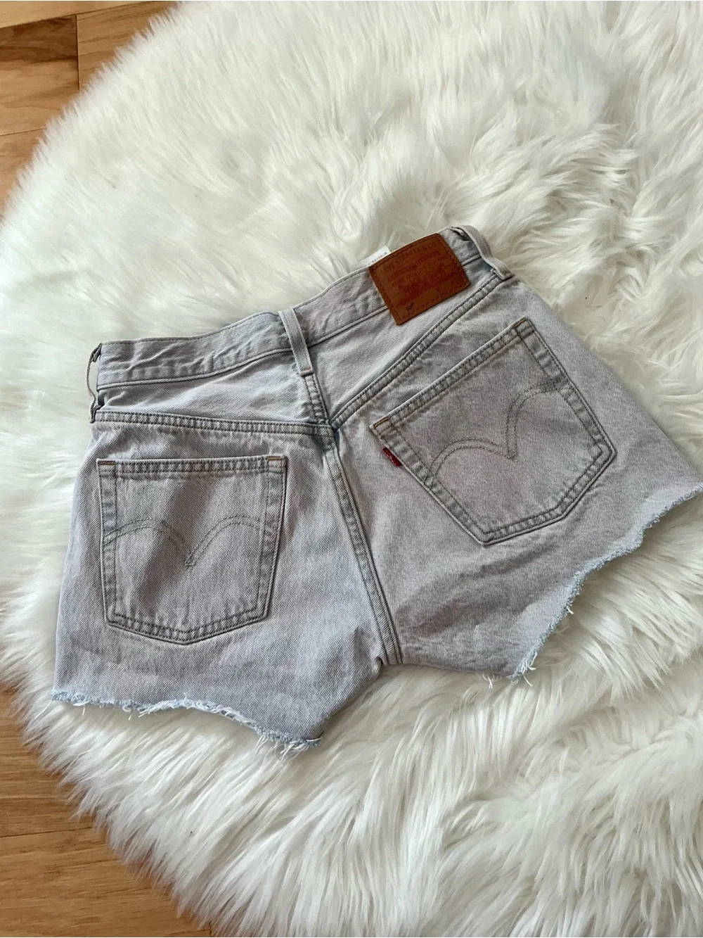 Levi's Light Wash 501 High-Rise Frayed Hem Denim Shorts Size 26